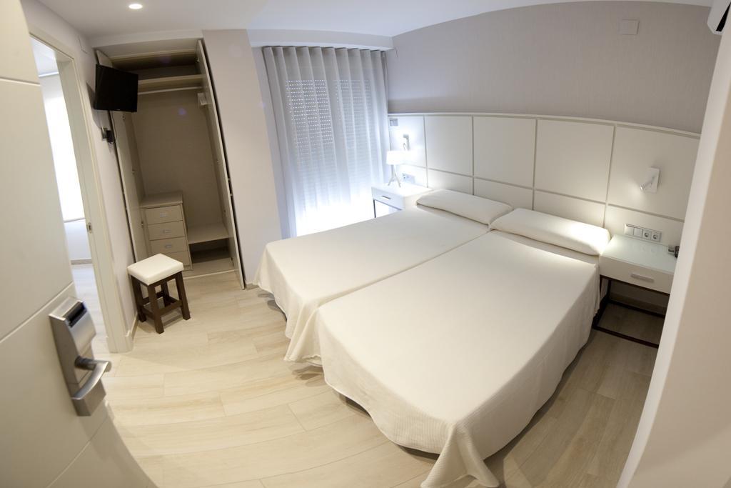 Hostal Loimar Torre Del Mar Zewnętrze zdjęcie