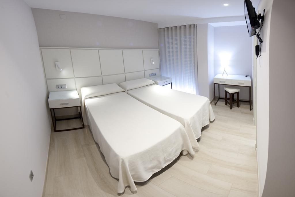 Hostal Loimar Torre Del Mar Zewnętrze zdjęcie