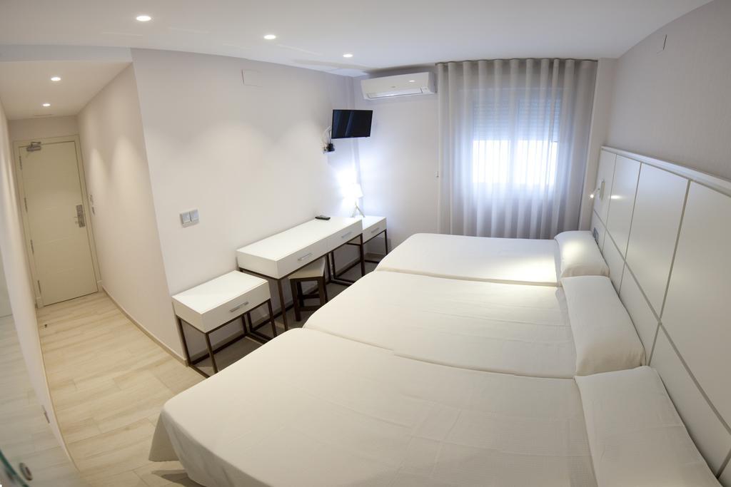 Hostal Loimar Torre Del Mar Zewnętrze zdjęcie