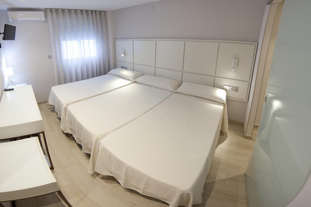 Hostal Loimar Torre Del Mar Zewnętrze zdjęcie