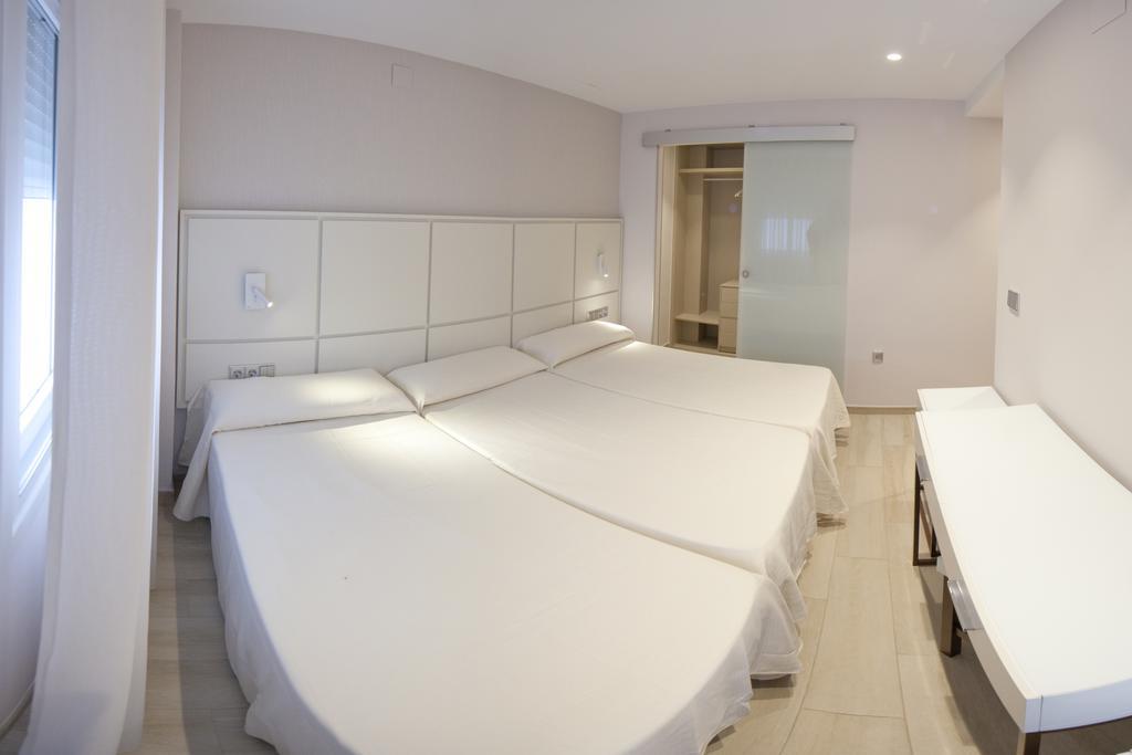 Hostal Loimar Torre Del Mar Zewnętrze zdjęcie